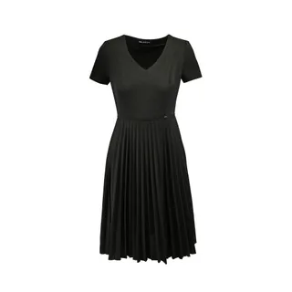 Dress with pleated bottom | 