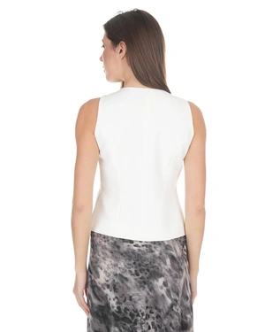 Elegant white vest with asymmetrical front and pleated detail | NEW | Dika.ge - 3 Elegant white vest with asymmetrical front and pleated detail | NEW - 3