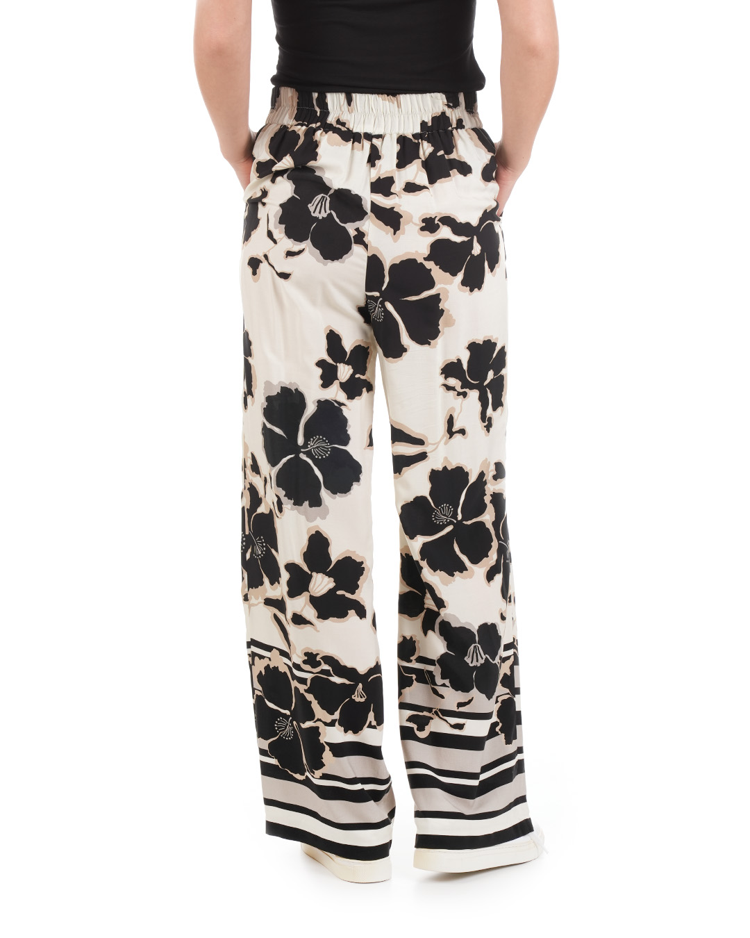 Pantaloni drepti - stil pijama, din vascoza cu model floral contrastant | NOUTATI - 4