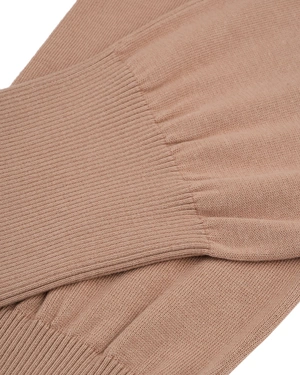 ბეჟი ნაქსოვი სპორტული შარვალი კაფსულური თავისუფალი სტილის კოლექციის მოდელი | ახალი | Dika.ge - 2 ბეჟი ნაქსოვი სპორტული შარვალი კაფსულური თავისუფალი სტილის კოლექციის მოდელი | ახალი - 2