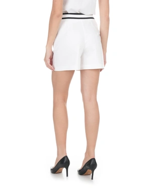 თეთრი მაღალწელიანი შორტები კონტრასტული შავი დეტალებით | შარვლები და ელასტიკები - 3