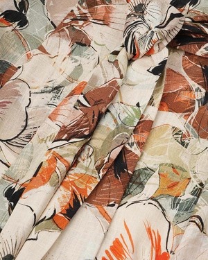 Fusta lunga bej cu imprimeu floral, cu o croiala bogata | Fuste | Dikastore.ro - 2 Fusta lunga bej cu imprimeu floral, cu o croiala bogata | Fuste - 2