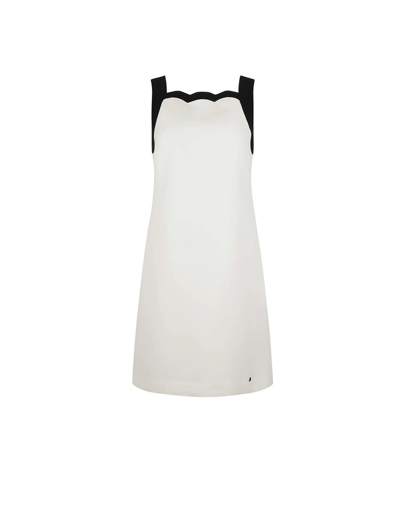 Бяла рокля с контрастни черни презрамки и дължина над коляното | КОЛЕКЦИЯ ЛЯТО