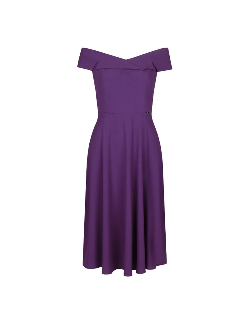Elegant dress with dropped shoulders in dark purple. | Dresses