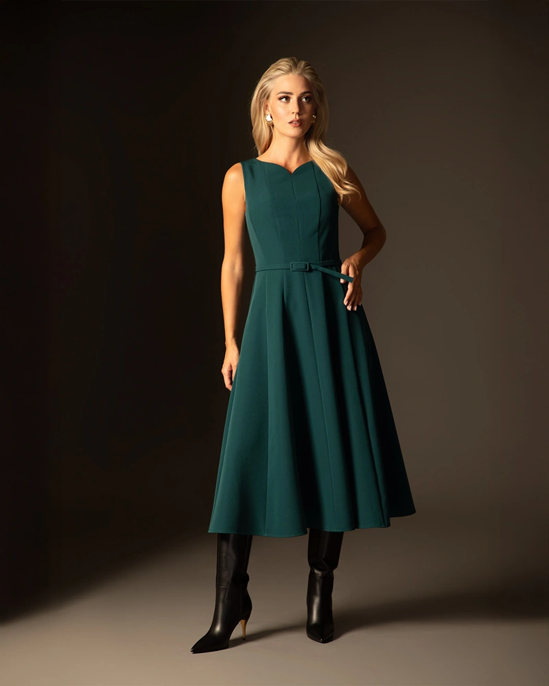 Elegant sleeveless dress in dark green | Dresses