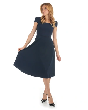 ელეგანტური კაბა ტრაპეციის ფორმის დეკოლტეთი | კაბები - 4