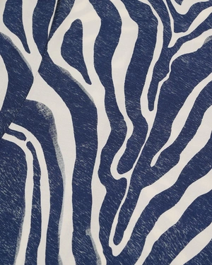 Дълга вискозна рокля със стилизиран принт в синьо и бяло | Рокли | Dika.bg - 5 Дълга вискозна рокля със стилизиран принт в синьо и бяло | Рокли - 5