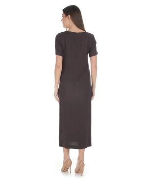 Вталена рокля в тъмнокафяво с цепка | НОВО - 2