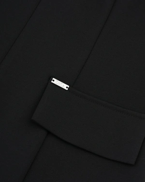 Черна рокля с V-деколте и оформящ силует | Рокли - 4