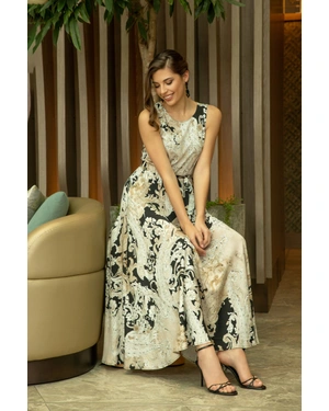 Black and beige long dress in viscose with Indian print | NEW | Dika.bg - 1 Black and beige long dress in viscose with Indian print | NEW - 1