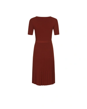 Knitted dress with V-neckline and pleated bottom, in the season’s key color matte brick | Knitwear | Dika.ge - 1 Knitted dress with V-neckline and pleated bottom, in the season’s key color matte brick | Knitwear - 1