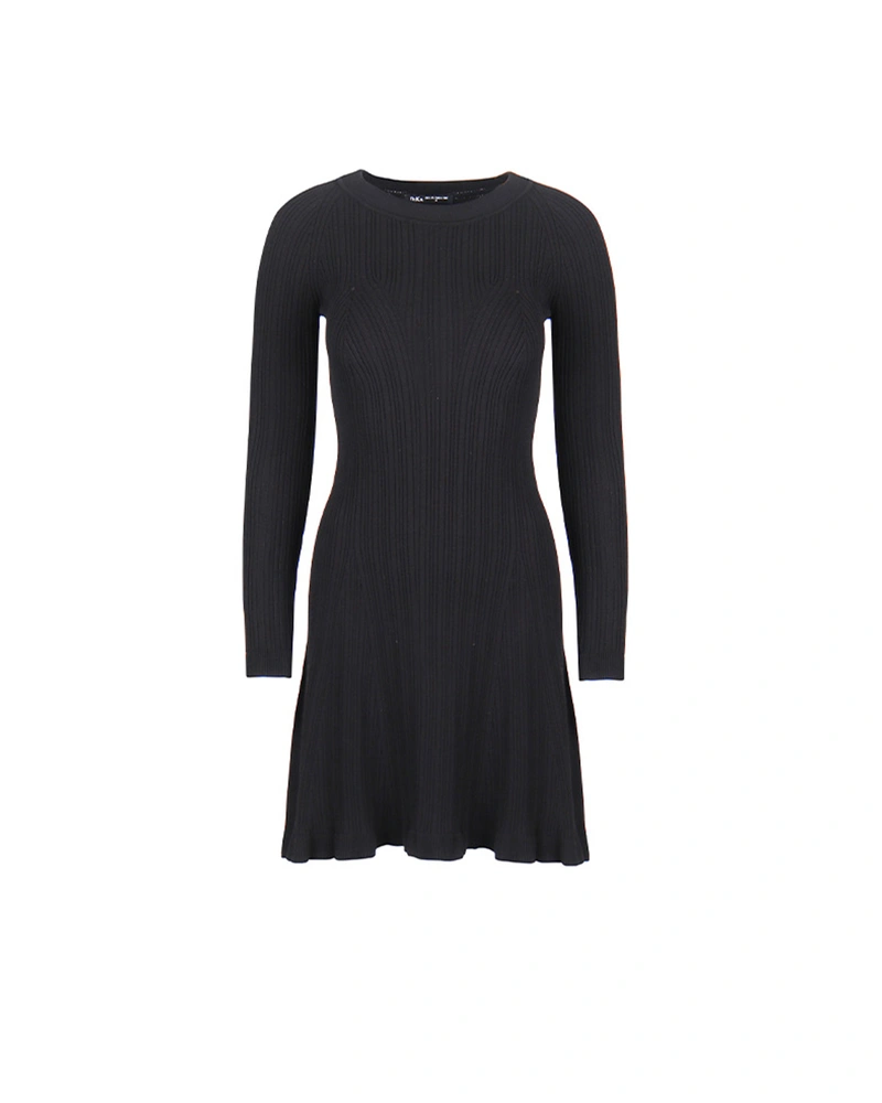 შავი ნაქსოვი A-ხაზის კაბა გრძელი სახელოებით | ახალი