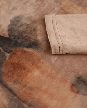 Blouse with a velvet finish | T-shirts | Dikastore.ro - 2 Blouse with a velvet finish | T-shirts - 2