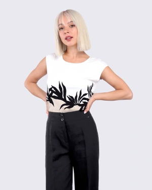 Bluză din viscoză cu un detaliu |  - 1