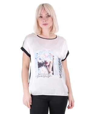 T-shirt with conversational print | T-shirts | Dikastore.ro - 3 T-shirt with conversational print | T-shirts - 3