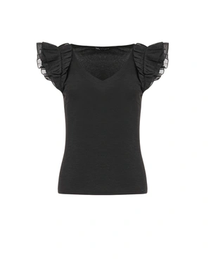 T-shirt with ruffles on the shoulders | All products