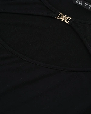 შავი მომდგარი მაისური ოვალური დეკოლტეთი |  - 2