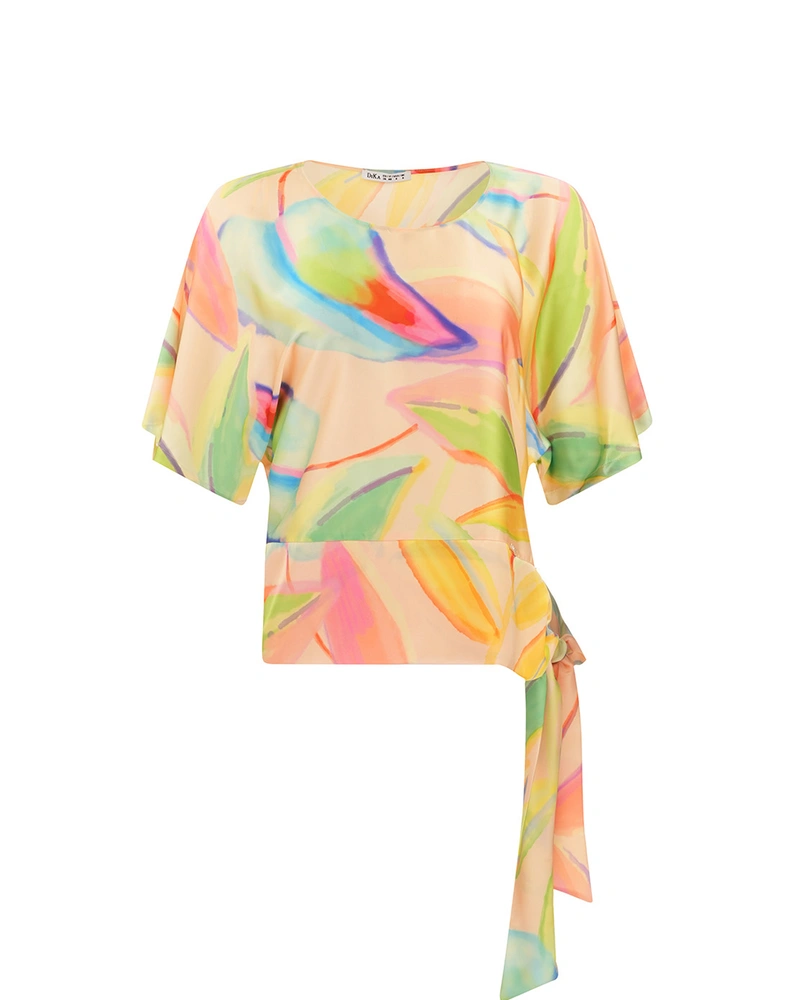 Blouse in pastel tones, with a satin finish and elegant waist detail | Blouses