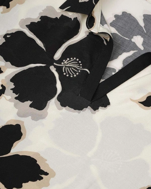 Viscose blouse with short sleeves and an open collar, featuring a contrasting floral pattern | All products - 2