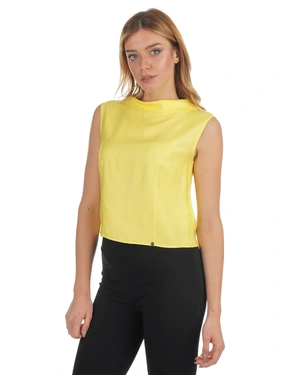 Минималистичен жълт топ от вискоза и район със заоблена обърната яка | Бизнес | Dika.bg - 4 Минималистичен жълт топ от вискоза и район със заоблена обърната яка | Бизнес - 4