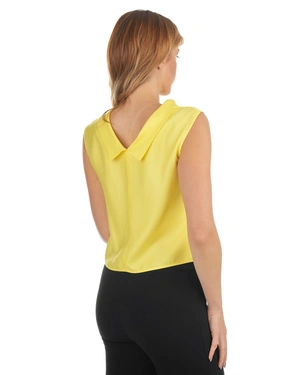 Минималистичен жълт топ от вискоза и район със заоблена обърната яка | Бизнес | Dika.bg - 5 Минималистичен жълт топ от вискоза и район със заоблена обърната яка | Бизнес - 5