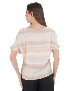 Viscose blouse with a round neckline and V-slit with button | Casual - 3