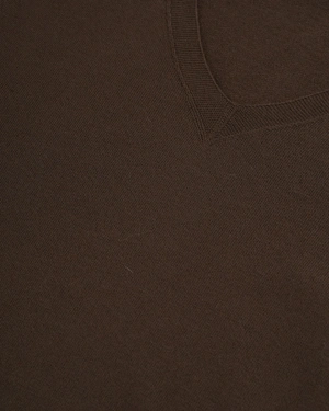 Fini džemper sa V-izrezom bez šavova u tamnobraon boji | Pletenina - 2