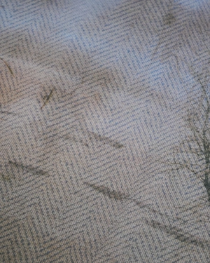 Сиво-бежов пуловер с художествен принт | Пуловери и Жилетки - 2