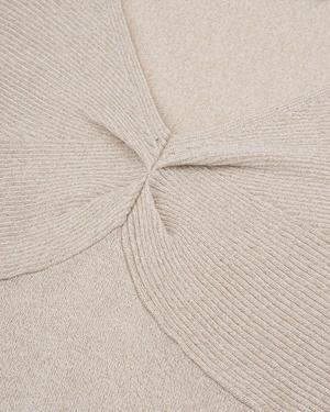 ეკრუს ნაქსოვი ზედა V-დეკოლტეთი, ნაჭრებით და ლურექსის ძაფების ბზინვარებით. | სვიტრები | Dika.ge - 6 ეკრუს ნაქსოვი ზედა V-დეკოლტეთი, ნაჭრებით და ლურექსის ძაფების ბზინვარებით. | სვიტრები - 6