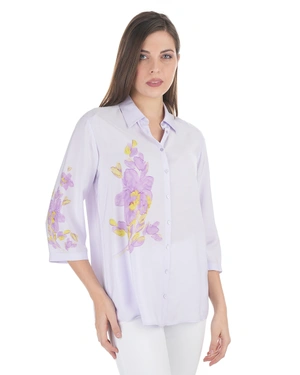 Light shirt with a floral detail, made of viscose and rayon | NEW - 1
