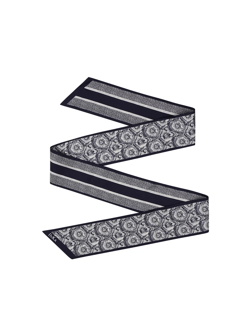 Silk twilly scarf in dark blue and ecru | Scarfs and Hats