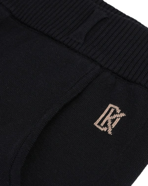 Crne pletene trenerke iz capsule kolekcije ležerne odeće. | Pantalone i Helanke | Dika.rs - 2 Crne pletene trenerke iz capsule kolekcije ležerne odeće. | Pantalone i Helanke - 2