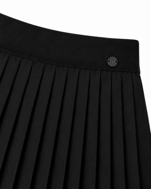 Fustă mini plisată neagră cu o siluetă modernă | Fuste | Dikastore.ro - 4 Fustă mini plisată neagră cu o siluetă modernă | Fuste - 4