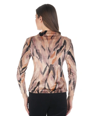 Blouse with an artistic abstract print in earthy tones | T-shirts - 3