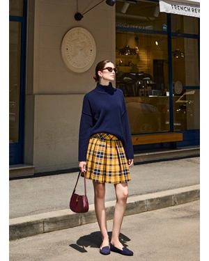 Cashmere turtleneck in ink blue | Knitwear - 9