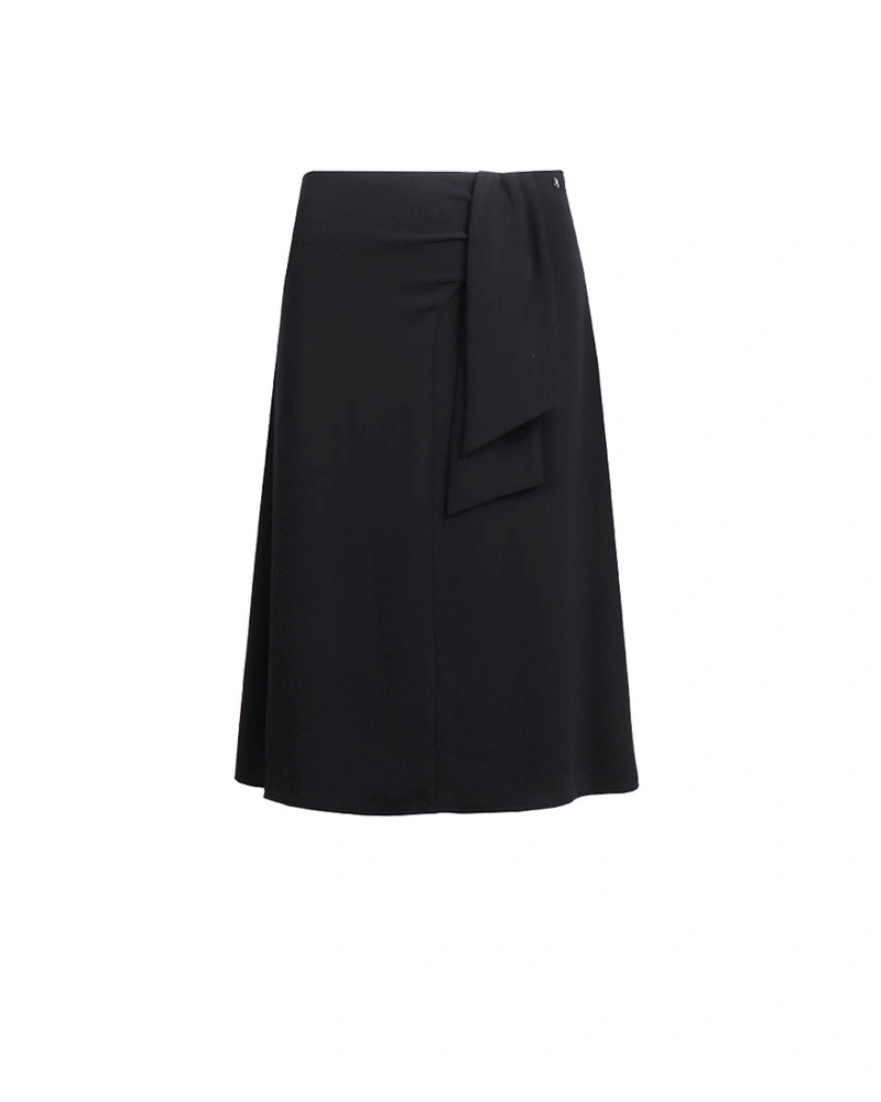 Classic black skirt with lining and an elegant waist tie | Skirts and Shorts