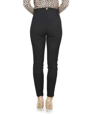 Klasične crne sužene pantalone sa naborom | Pantalone i Helanke - 4