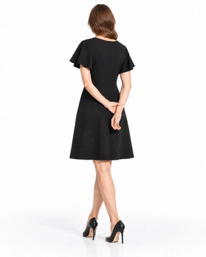Elegant black dress with a clean silhouette and pleated detail | Dresses - 2