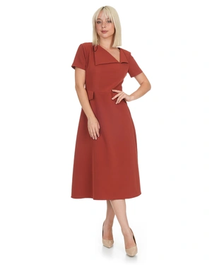 Robe élégante en brique mate avec un col artistique | COLLECTION - 11