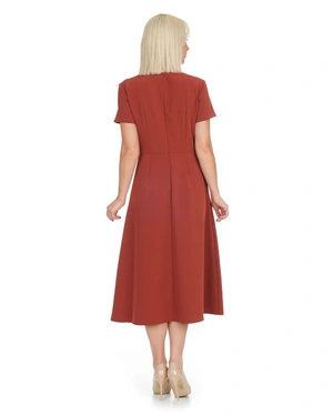 Robe élégante en brique mate avec un col artistique | COLLECTION - 12