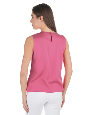 Elegant sleeveless blouse with delicate draping | T-shirts - 2