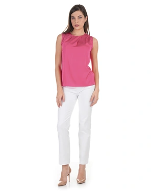 Elegant sleeveless blouse with delicate draping | T-shirts - 3