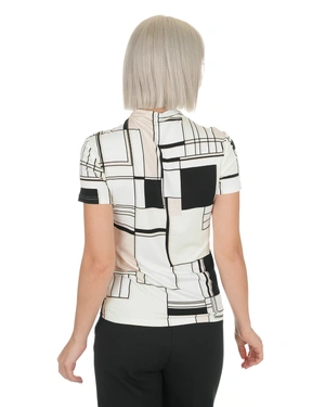 Fitted T-shirt with geometric motif in beige-black tones | Casual collection - 11