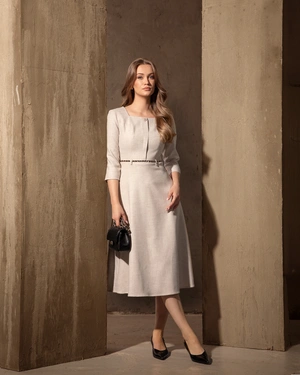 Robe texturée beige clair avec ceinture | Robes - 1