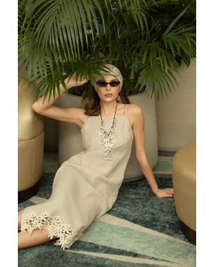 Дълга бежова ленена рокля с дантелен борд | НОВО - 13