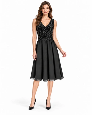 Long black dress with a sparkling sequin bodice | Dresses | Dikastore.ro - 1 Long black dress with a sparkling sequin bodice | Dresses - 1