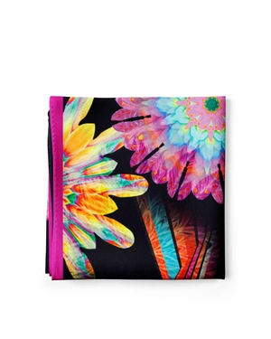 Scarf pareo with a vibrant print on a contrasting background | Scarfs | Dika.test - 1 Scarf pareo with a vibrant print on a contrasting background | Scarfs - 1