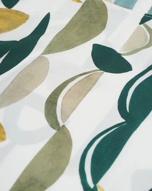 Blouse printanière en viscose, avec des manches 7/8 et un col rond, ornée d’un motif stylisé | Blouses | Dika.com - 2 Blouse printanière en viscose, avec des manches 7/8 et un col rond, ornée d’un motif stylisé | Blouses - 2