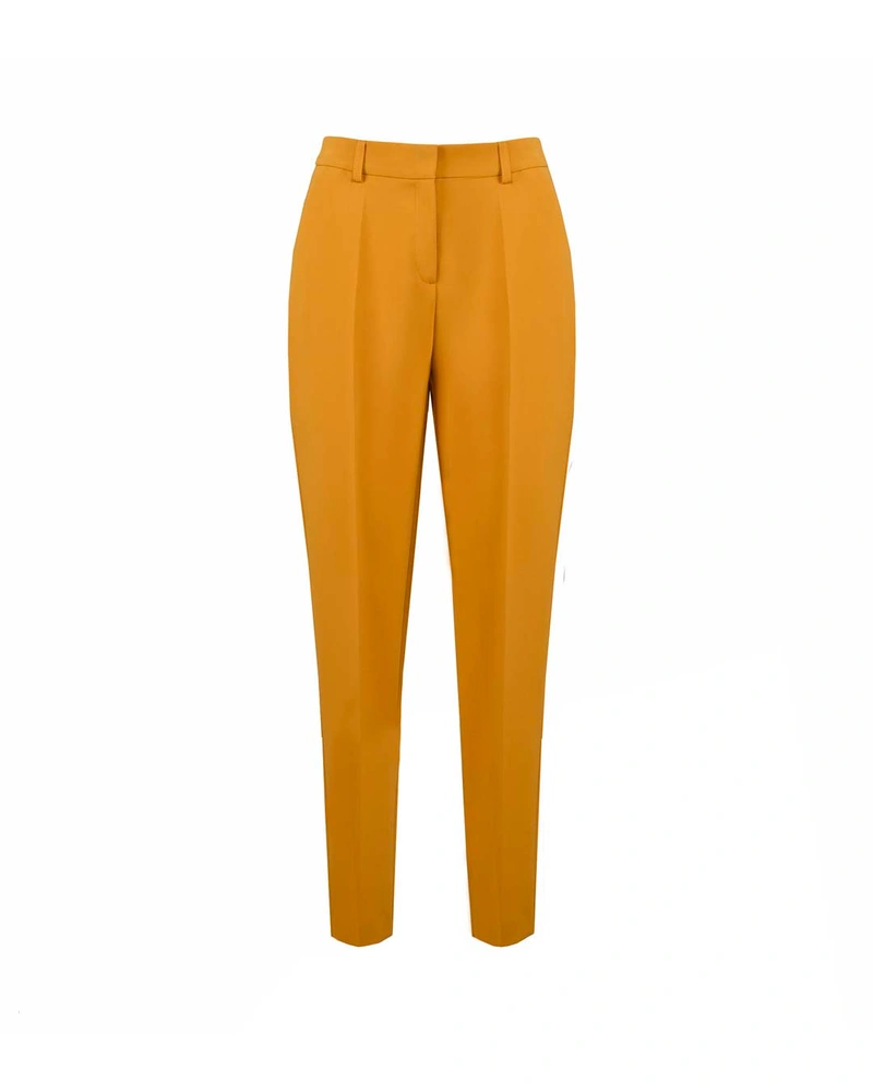 Trousers with a crease | 