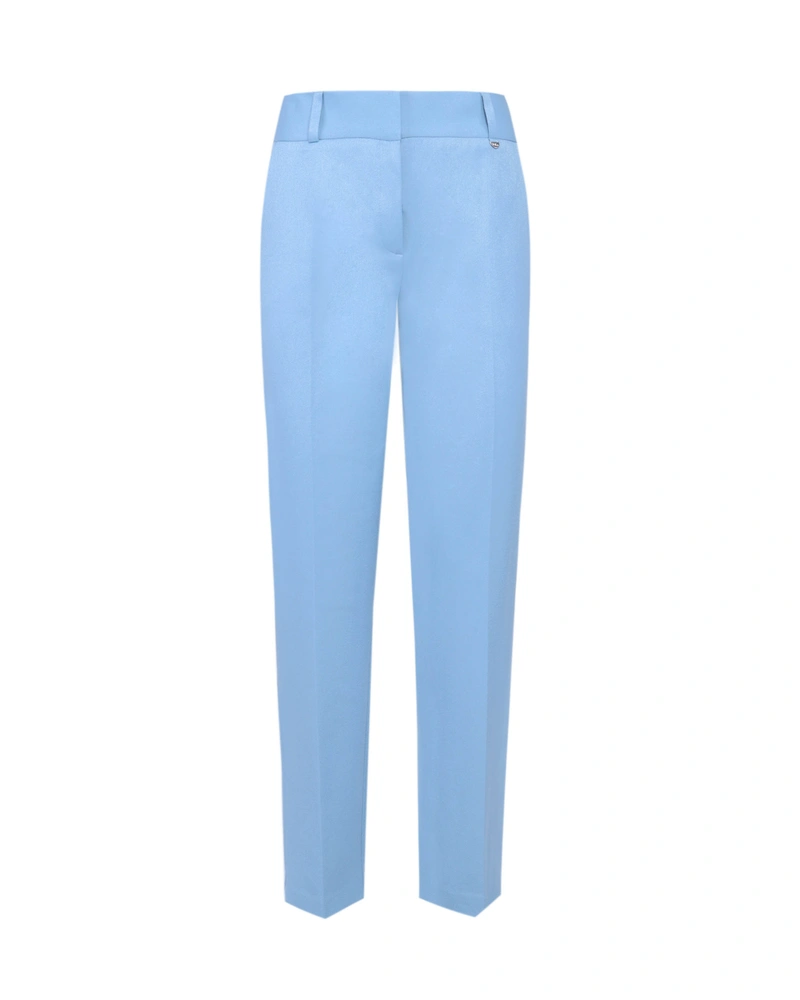 Trousers with a crease | 